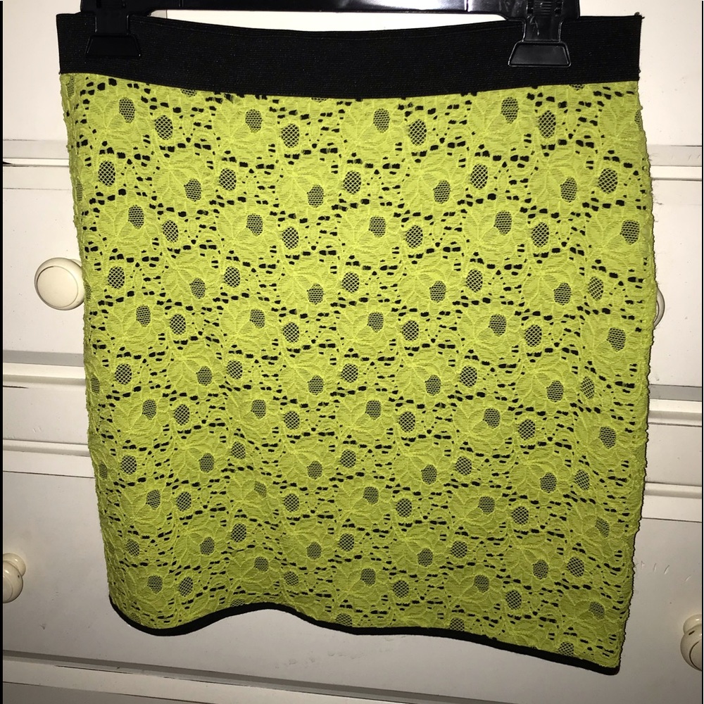 URBAN OUTFITTERS NEON SKIRT